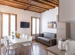 Dorsoduro Charme Apartments