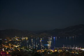 Swan Lake Boutique Hotel - Adults Only