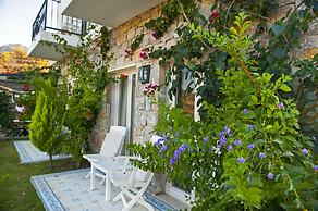 Swan Lake Boutique Hotel - Adults Only