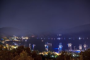 Swan Lake Boutique Hotel - Adults Only