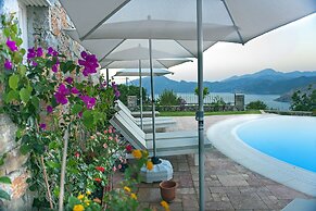 Swan Lake Boutique Hotel - Adults Only