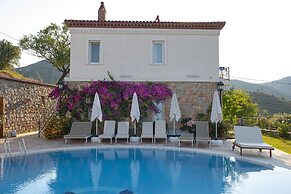 Swan Lake Boutique Hotel - Adults Only