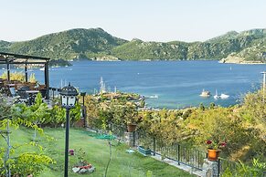 Swan Lake Boutique Hotel - Adults Only