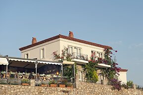 Swan Lake Boutique Hotel - Adults Only