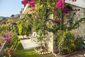 Swan Lake Boutique Hotel - Adults Only