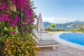 Swan Lake Boutique Hotel - Adults Only