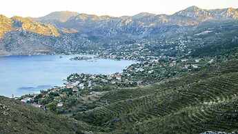 Swan Lake Boutique Hotel - Adults Only