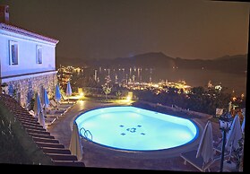 Swan Lake Boutique Hotel - Adults Only