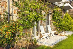 Swan Lake Boutique Hotel - Adults Only