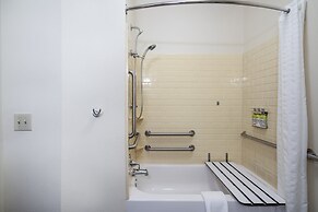 Candlewood Suites Auburn by IHG