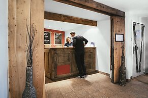 Langley Hotel Victors