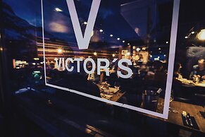 Langley Hotel Victors