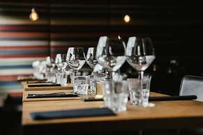 Langley Hotel Victors