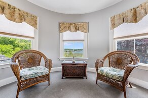 Castle Manor Inn