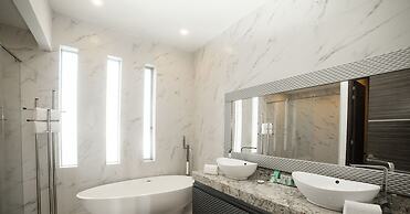 Punta Diamante Premium Hotel