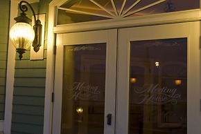Union Bluff Hotel & Meeting House