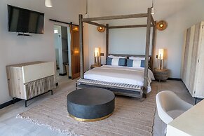 Tamarind Hills Resort & Villas