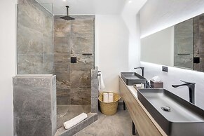 Tamarind Hills Resort & Villas