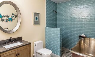 Tamarind Hills Resort & Villas