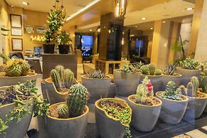 Ayramin Deluxe Hotel