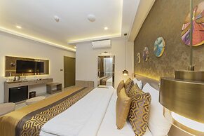 Ayramin Deluxe Hotel