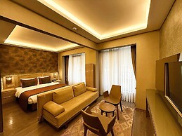 Ayramin Deluxe Hotel