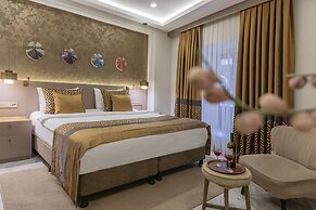 Ayramin Deluxe Hotel