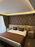 Ayramin Deluxe Hotel
