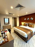 Ayramin Deluxe Hotel