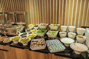 Ayramin Deluxe Hotel