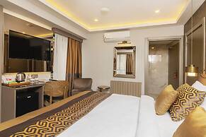 Ayramin Deluxe Hotel