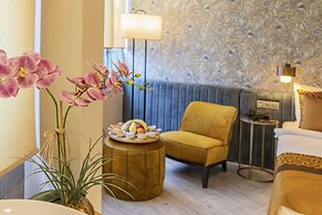 Ayramin Deluxe Hotel