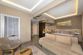 Ayramin Deluxe Hotel