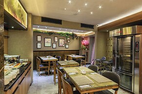 Ayramin Deluxe Hotel