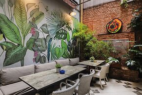 Ayramin Deluxe Hotel