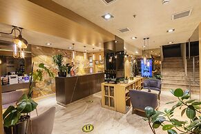 Ayramin Deluxe Hotel