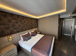 Ayramin Deluxe Hotel