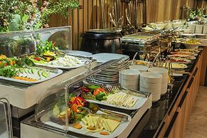 Ayramin Deluxe Hotel