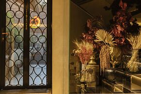 Ayramin Deluxe Hotel