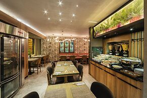 Ayramin Deluxe Hotel