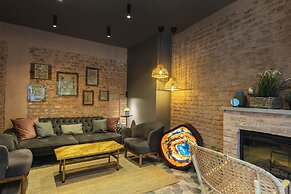 Ayramin Deluxe Hotel