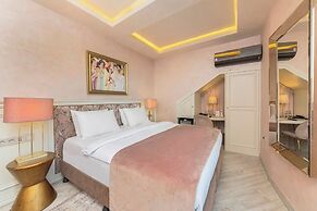 Ayramin Deluxe Hotel