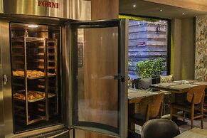 Ayramin Deluxe Hotel