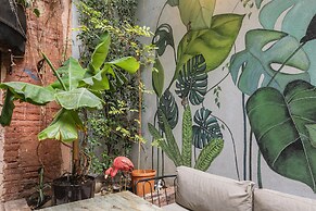 Ayramin Deluxe Hotel