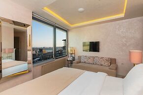 Ayramin Deluxe Hotel