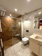 Ayramin Deluxe Hotel