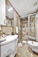 Ayramin Deluxe Hotel