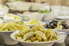 Ayramin Deluxe Hotel