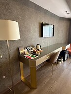 Ayramin Deluxe Hotel