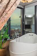 Ayramin Deluxe Hotel